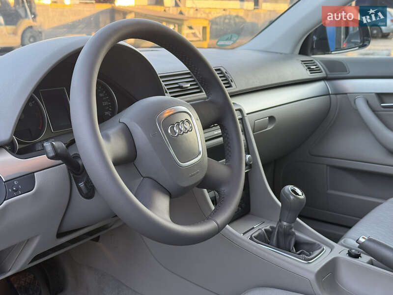 Седан Audi A4 2007 в Ровно
