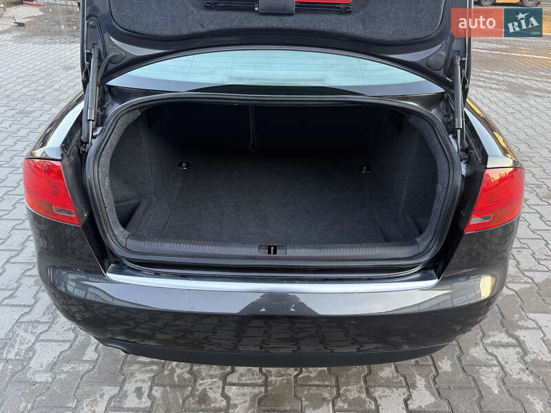 Седан Audi A4 2007 в Ровно