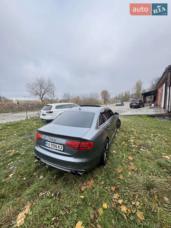 Седан Audi A4 2013 в Киеве