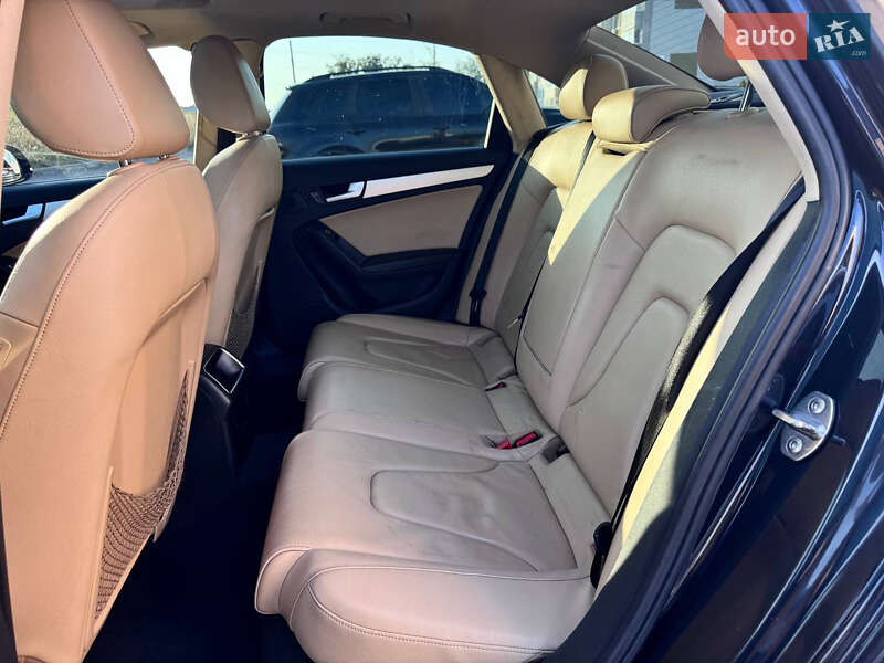 Седан Audi A4 2013 в Виннице