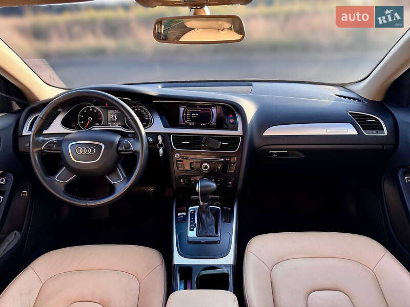 Седан Audi A4 2013 в Виннице