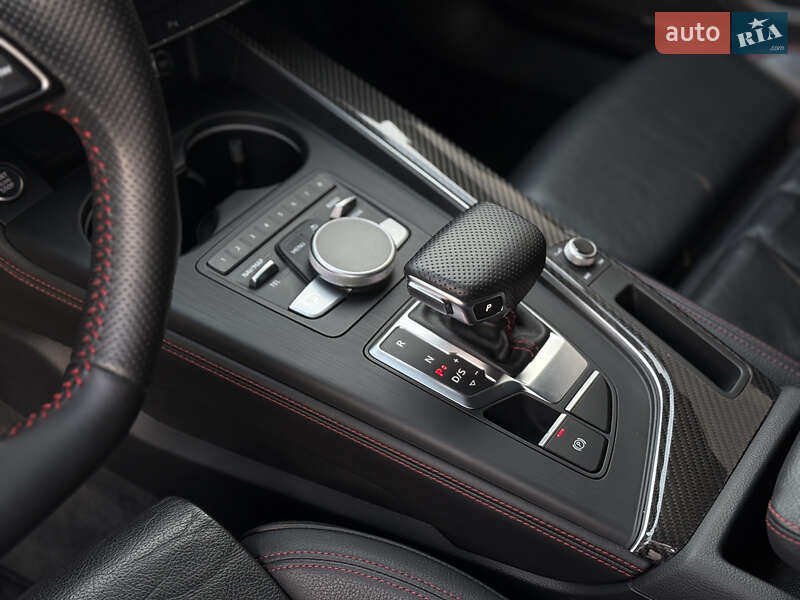 Седан Audi A4 2017 в Луцке