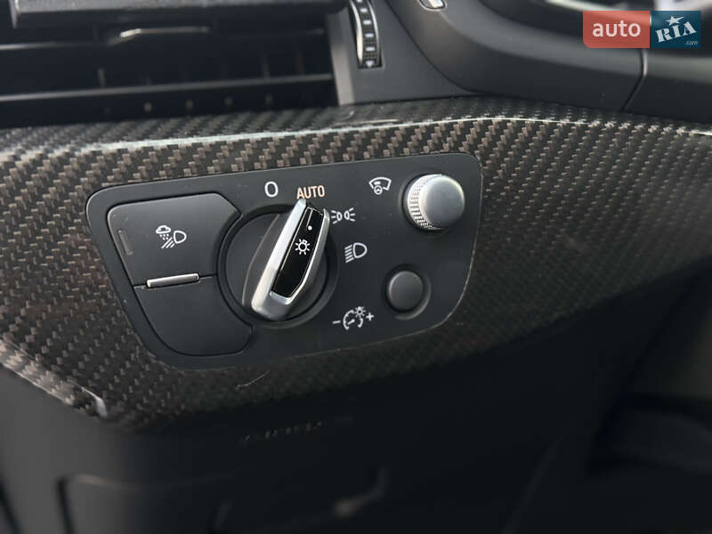 Седан Audi A4 2017 в Луцке