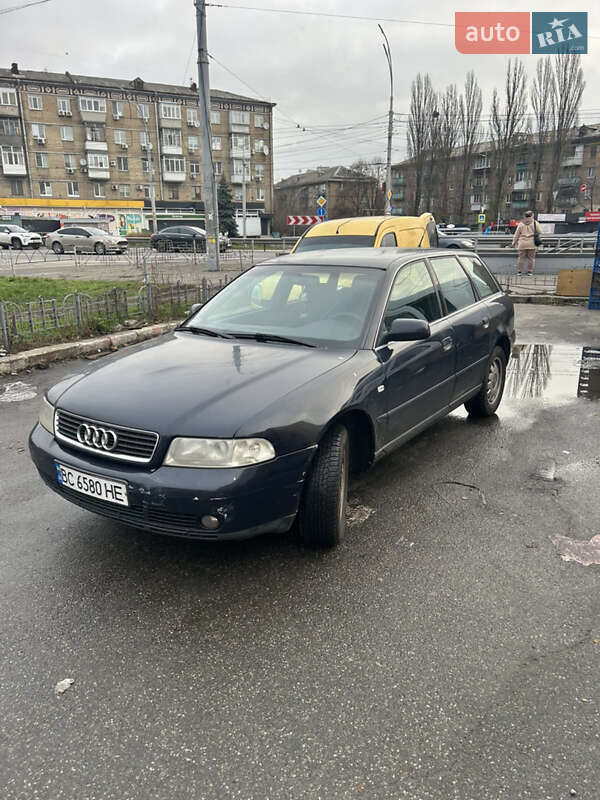 Універсал Audi A4 2001 в Києві