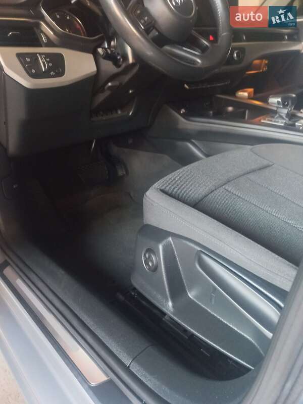 Универсал Audi A4 2020 в Лубнах