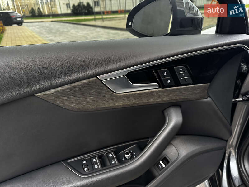 Седан Audi A4 2020 в Киеве