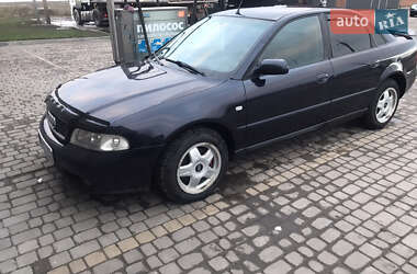 Седан Audi A4 2000 в Теофіполі