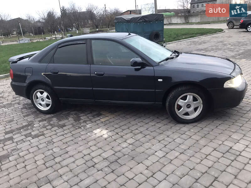 Седан Audi A4 2000 в Теофіполі