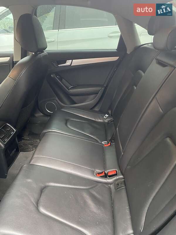 Седан Audi A4 2013 в Києві