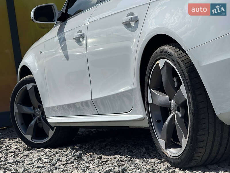 Седан Audi A4 2015 в Стрию