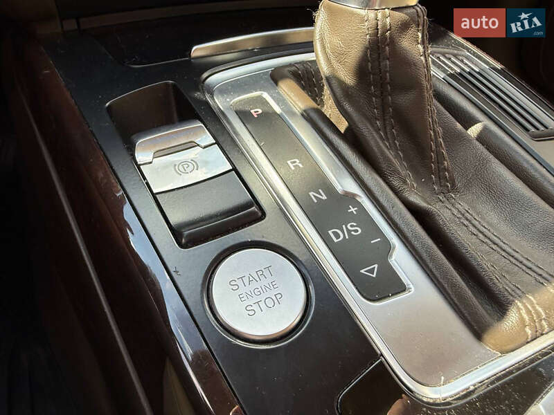 Седан Audi A4 2015 в Стрию