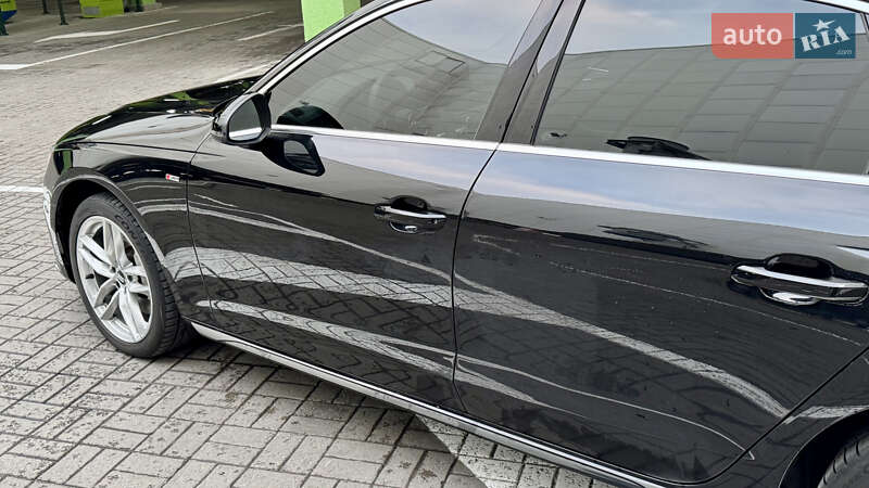 Седан Audi A4 2019 в Вараше