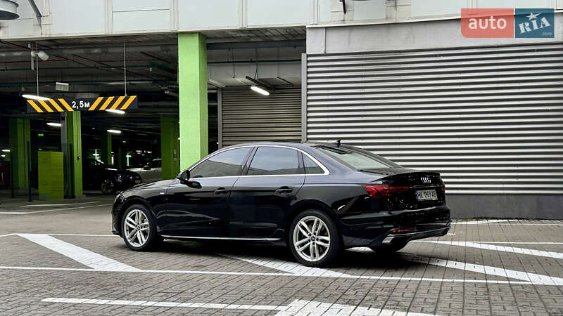 Седан Audi A4 2019 в Вараше