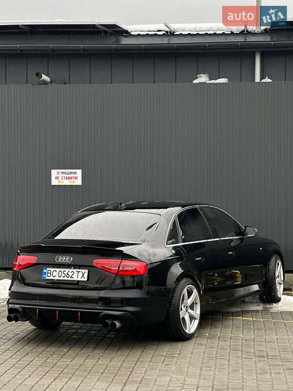 Седан Audi A4 2013 в Львове