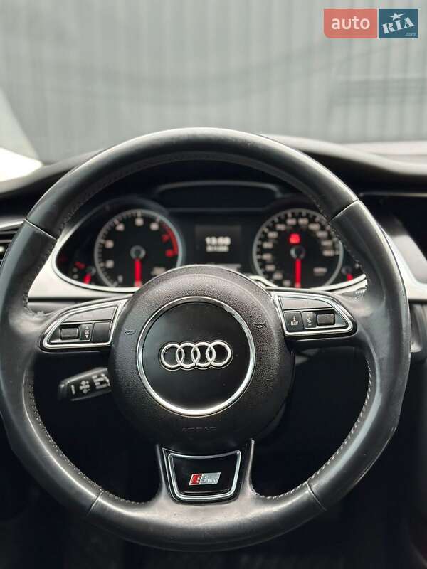 Седан Audi A4 2013 в Львове