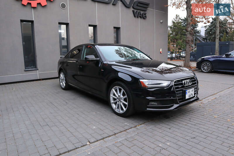 Седан Audi A4 2015 в Львове