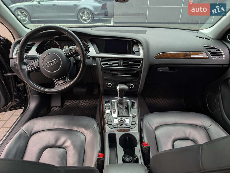 Седан Audi A4 2015 в Львове