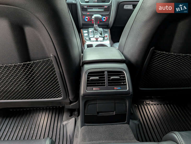 Седан Audi A4 2015 в Львове