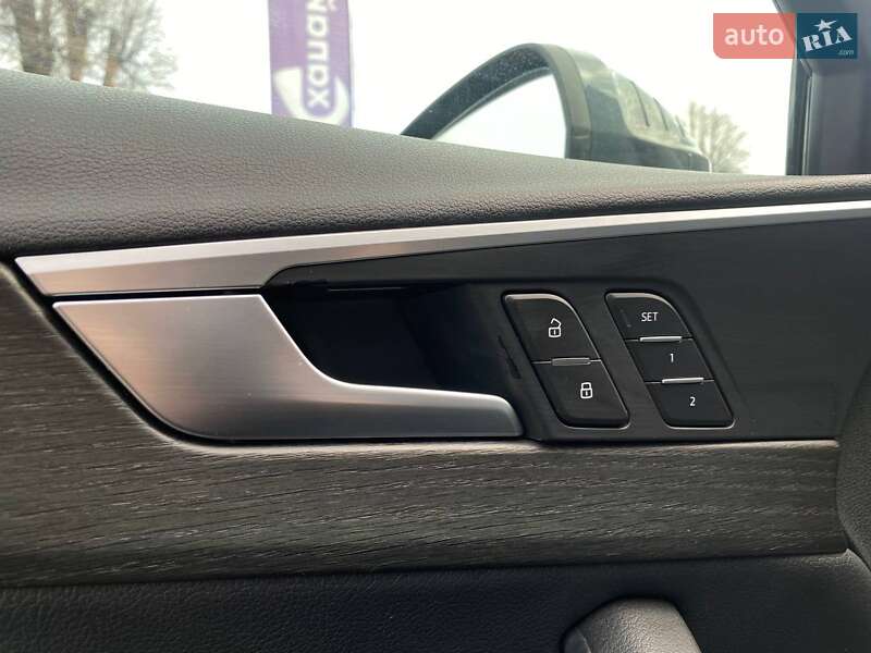 Седан Audi A4 2017 в Виннице