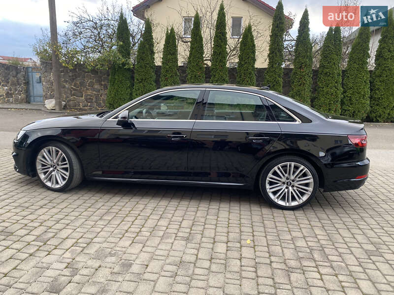 Седан Audi A4 2017 в Самборі