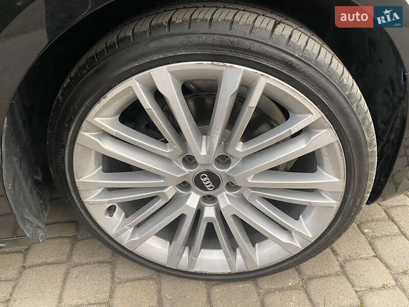 Седан Audi A4 2017 в Самборі