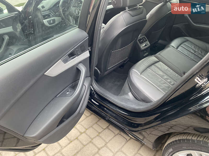 Седан Audi A4 2017 в Самборі