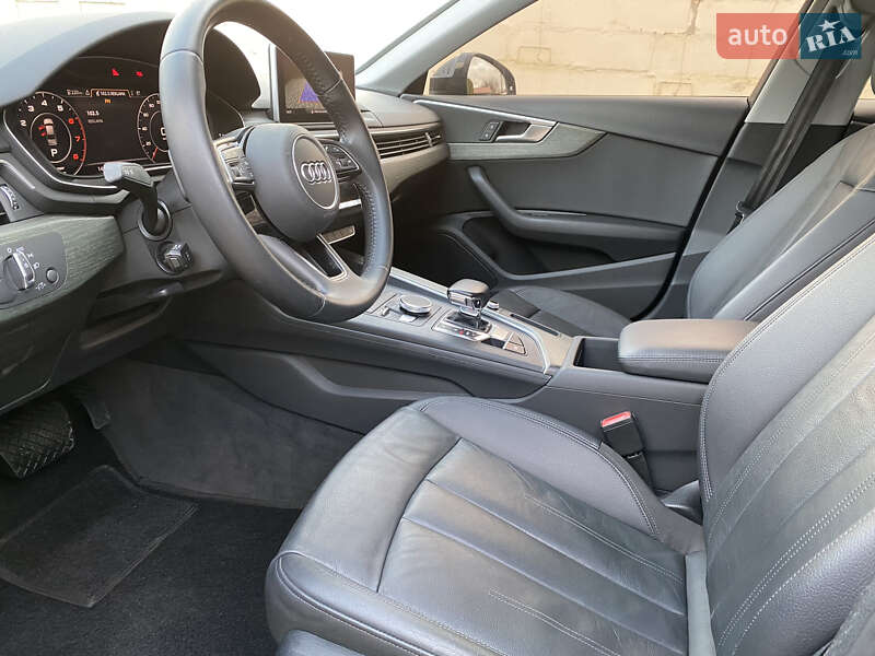 Седан Audi A4 2018 в Днепре