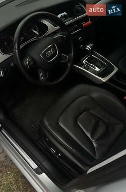 Седан Audi A4 2012 в Луцке