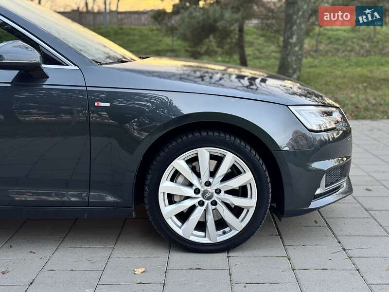 Седан Audi A4 2019 в Виннице