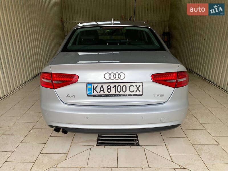 Седан Audi A4 2013 в Вараше