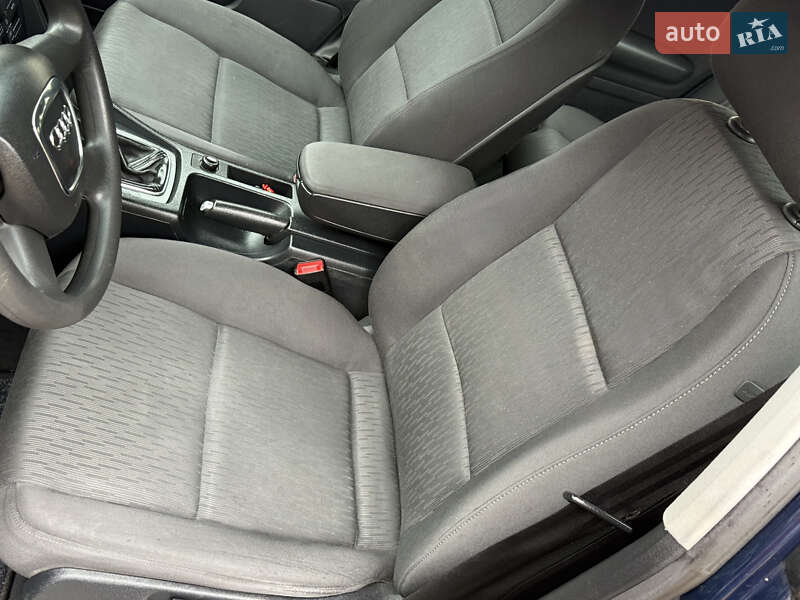 Седан Audi A4 2006 в Могилев-Подольске