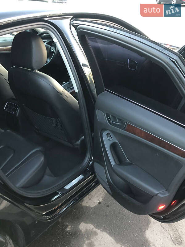 Седан Audi A4 2011 в Киеве