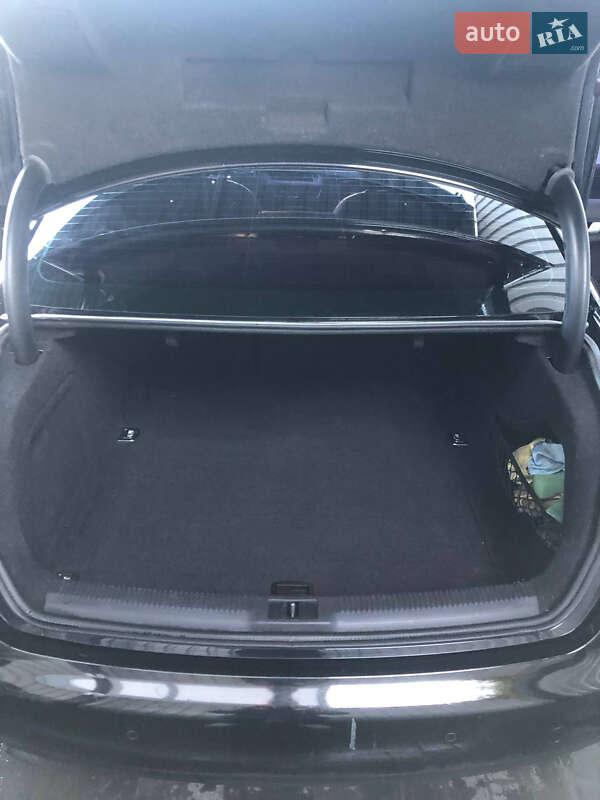 Седан Audi A4 2011 в Киеве