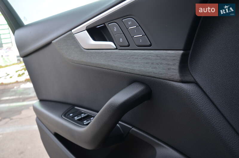 Седан Audi A4 2017 в Дрогобыче