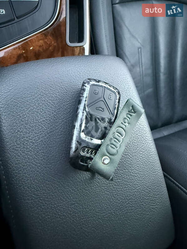 Седан Audi A4 2016 в Чернігові