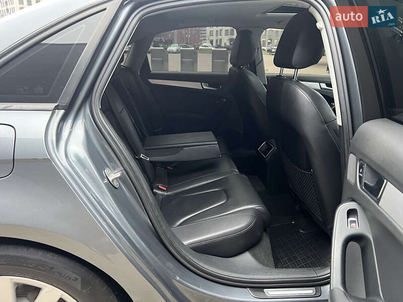 Седан Audi A4 2013 в Києві