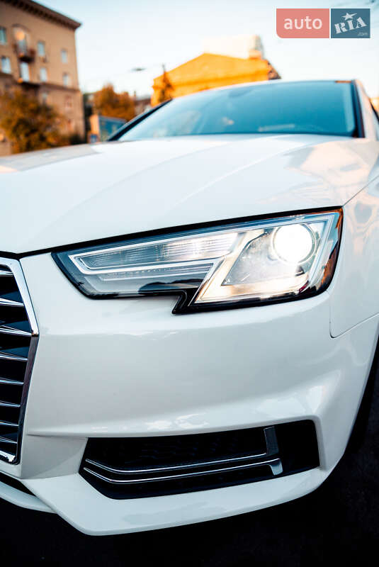 Седан Audi A4 2018 в Харкові