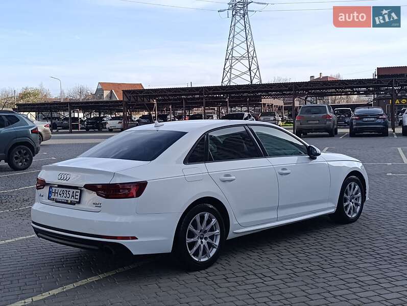 Седан Audi A4 2018 в Одесі