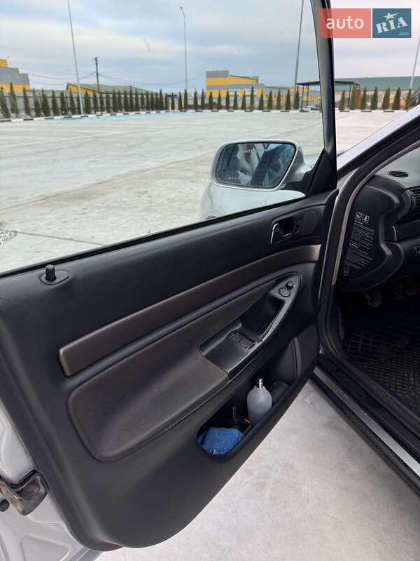 Седан Audi A4 1999 в Звягелі