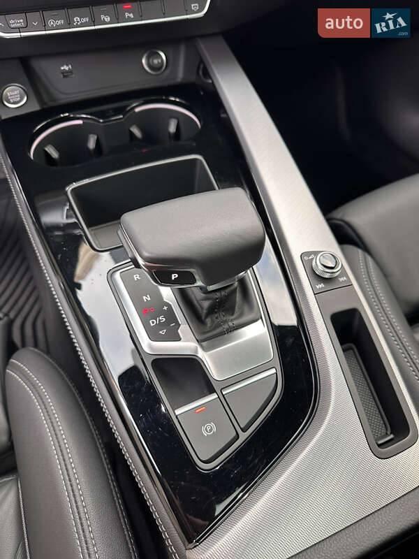 Седан Audi A4 2023 в Киеве