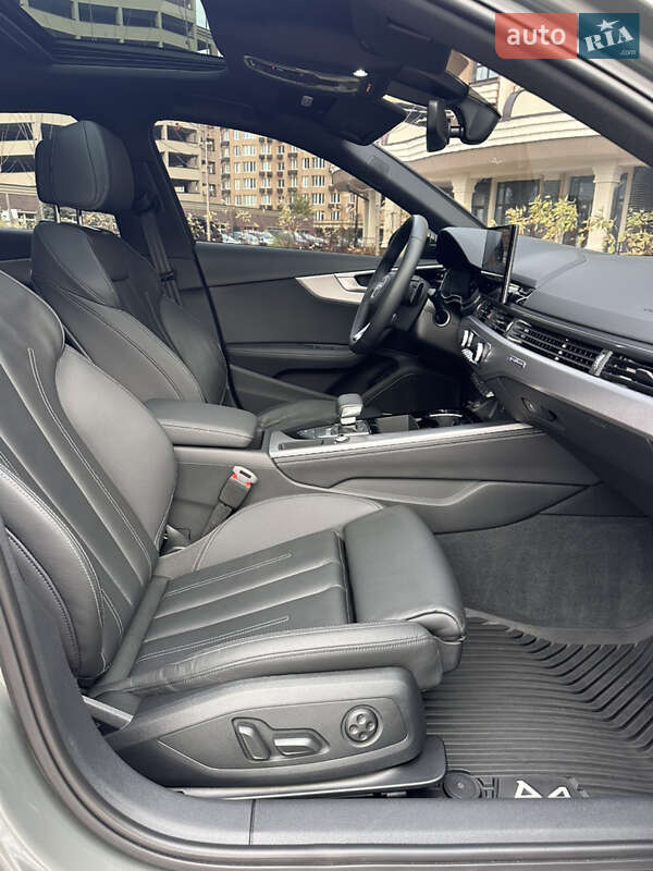 Седан Audi A4 2023 в Киеве