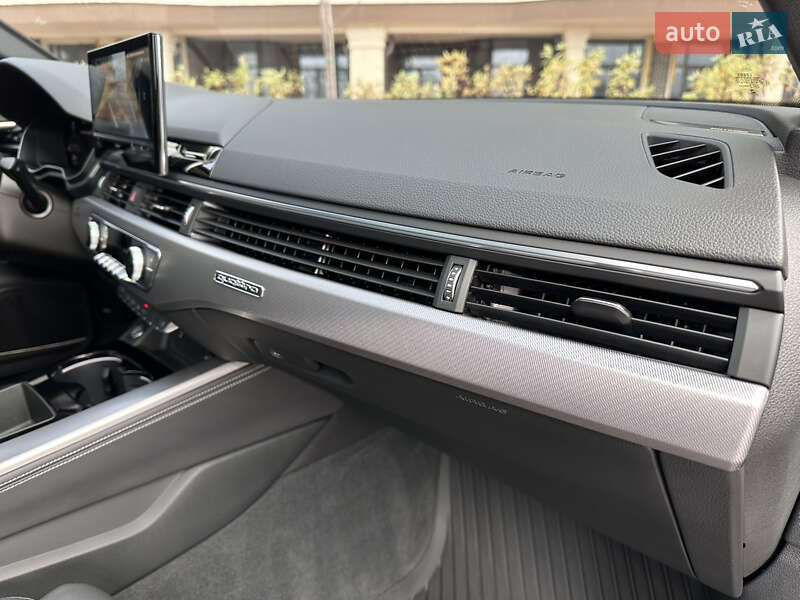 Седан Audi A4 2023 в Киеве