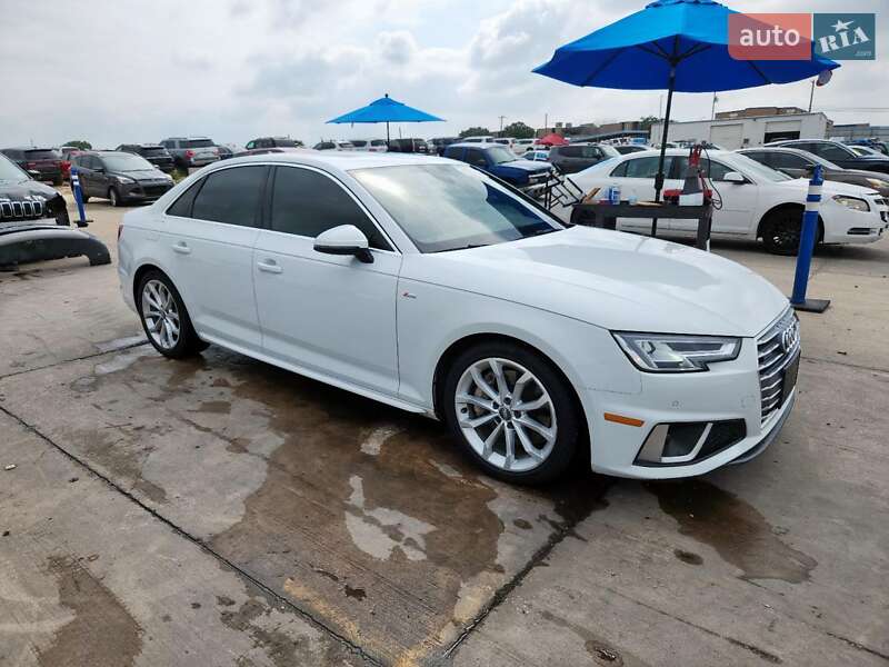 Седан Audi A4 2019 в Львове