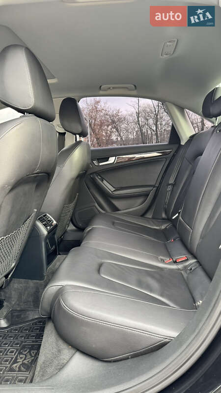 Седан Audi A4 2014 в Киеве