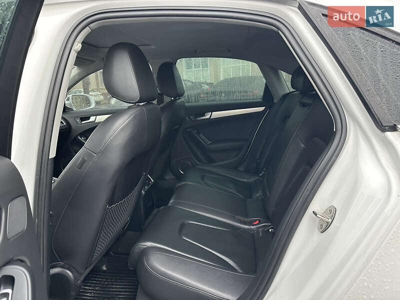 Седан Audi A4 2015 в Виннице
