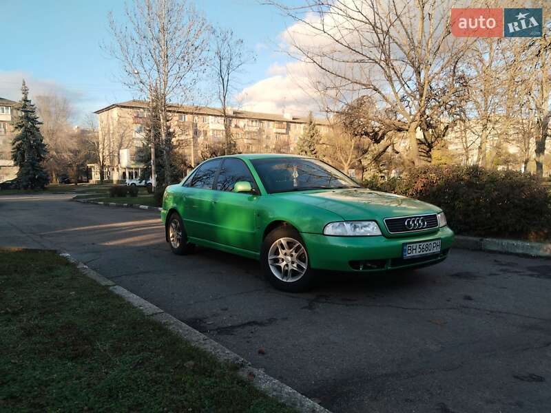 Седан Audi A4 1997 в Никополе