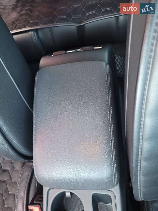 Седан Audi A4 2012 в Киеве