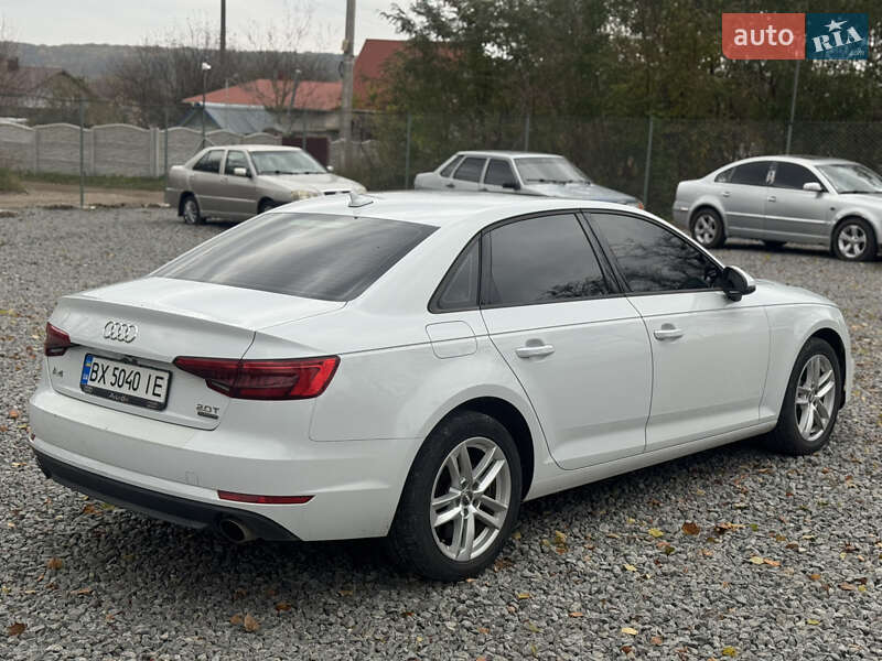 Седан Audi A4 2016 в Хмельницком