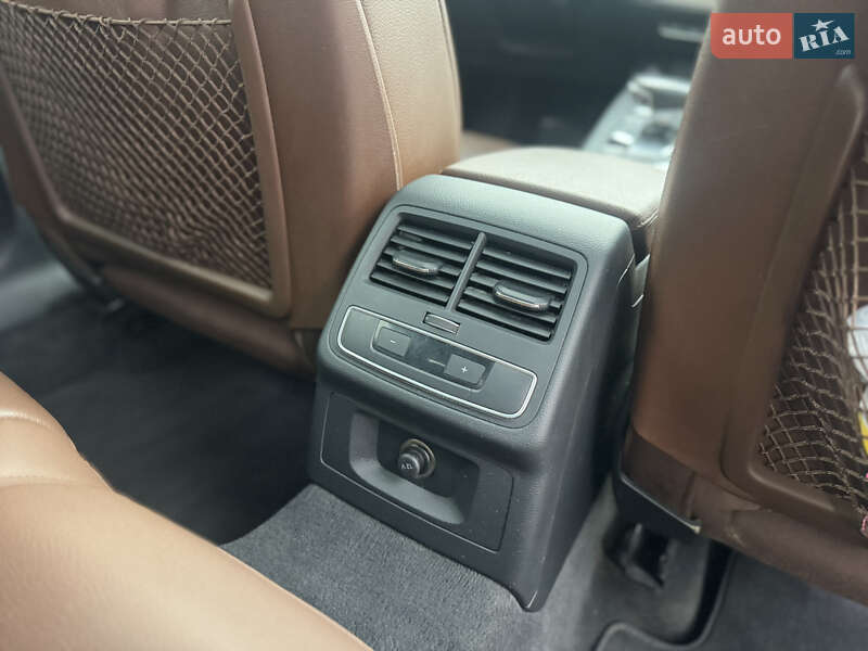 Седан Audi A4 2016 в Хмельницком