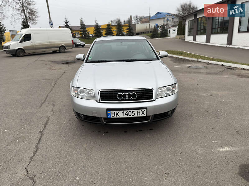 Седан Audi A4 2001 в Рівному